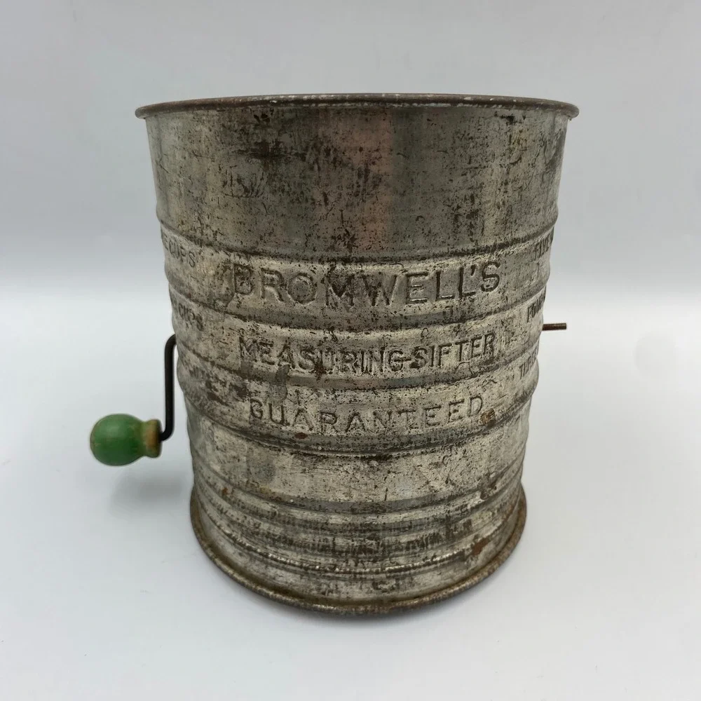 Vintage Bromwells Measuring Sifter 5 Cup Green Wood Handle Tin Hand Crank USA‎